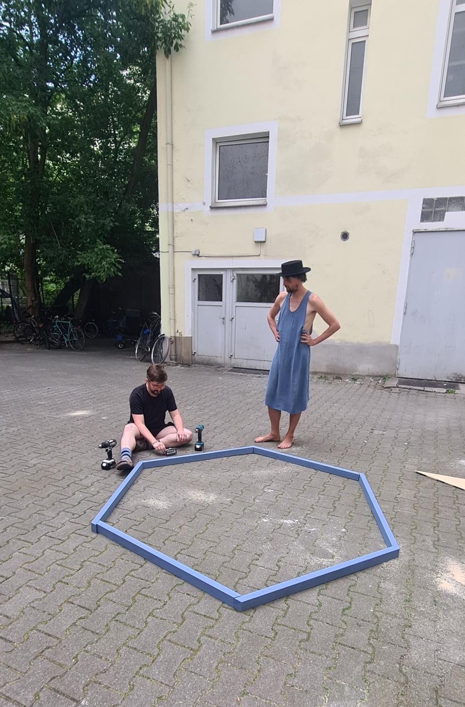 Zach assembling with Curtsi